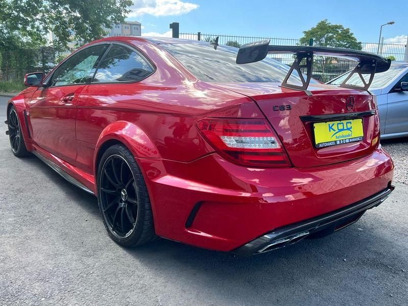 Feueropal unilack Gebraucht 2012 Mercedes C63 AMG AMG Coupé | 129.999 € - Bild 1/4