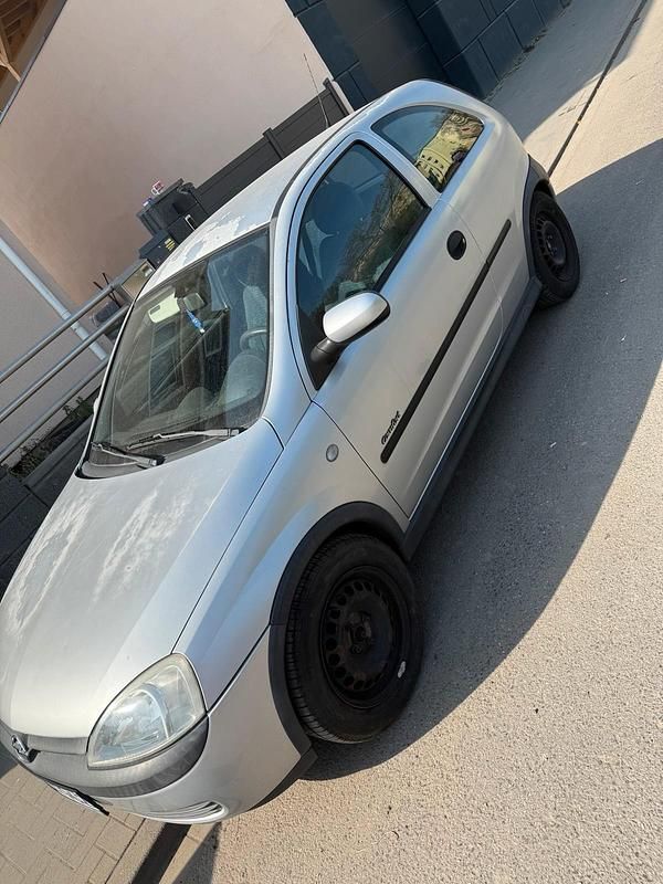 Gebraucht Opel Corsa 75 PS (55 kW) 2002 Silber Kleinwagen