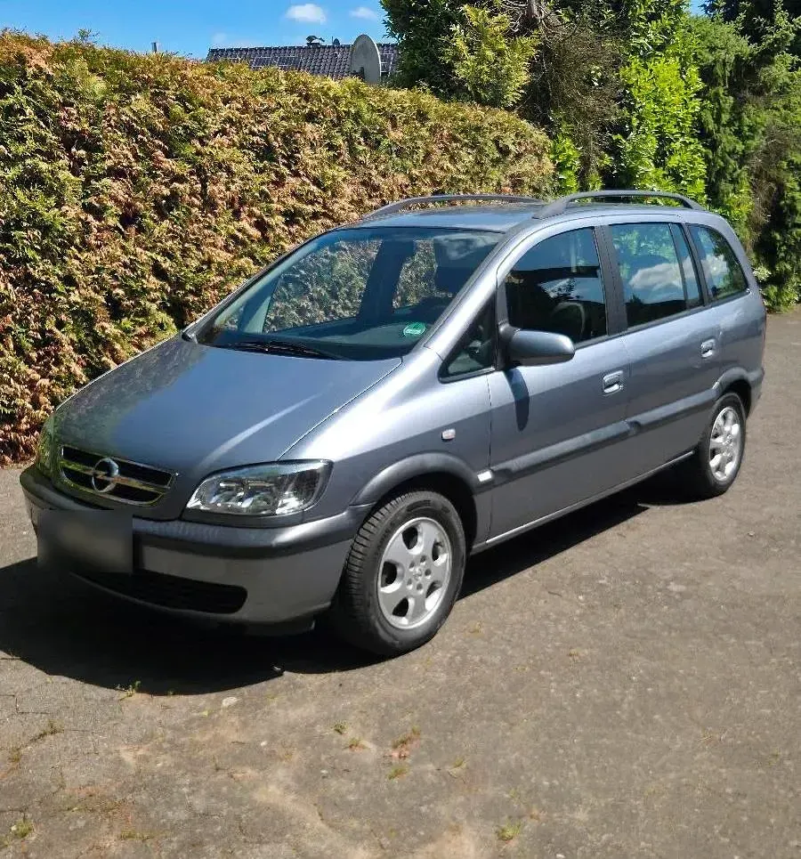 Gebraucht Opel Zafira 125 PS (91 kW) 2004 Silber Van / Kleinbus