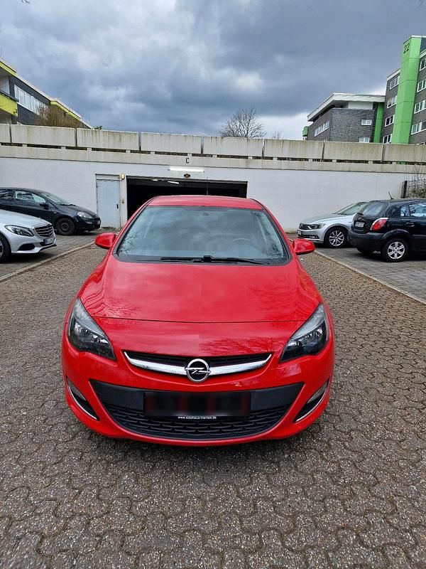 Gebraucht Opel Astra 110 PS (80 kW) 2012 Rot Limousine