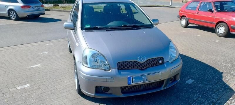 Andere außenfarben Gebraucht 2003 Toyota Yaris Kleinwagen | 2.890 € (Fairer Preis) - Bild 1/4