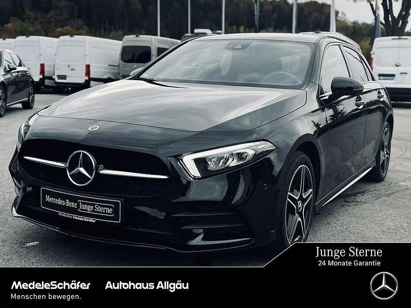 Unilack nachtschwarz Gebraucht 2021 Mercedes A250 AMG Limousine | 24.740 € (Guter Preis) - Bild 1/4