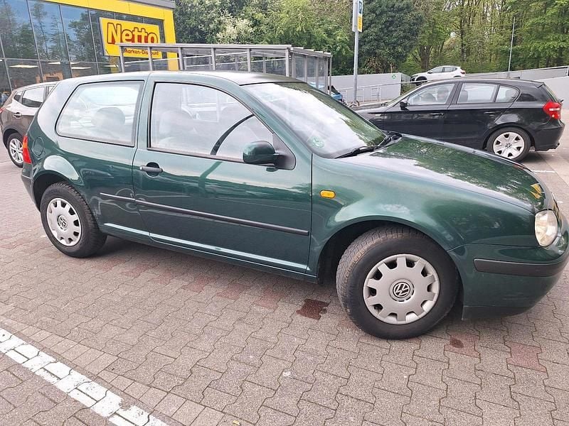 Second-hand VW Golf IV 75 CP (55 kW) 2000 Verde Hatchback