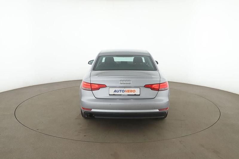 Second-hand Audi A4 150 CP (110 kW) 2016 Argintiu Berlinǎ