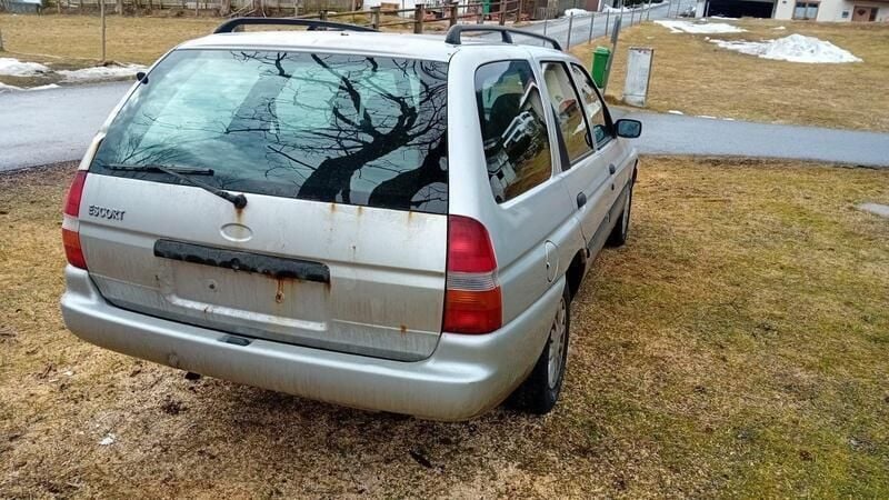 Gebraucht Ford Escort 60 PS (44 kW) 1996 Grau Kombi