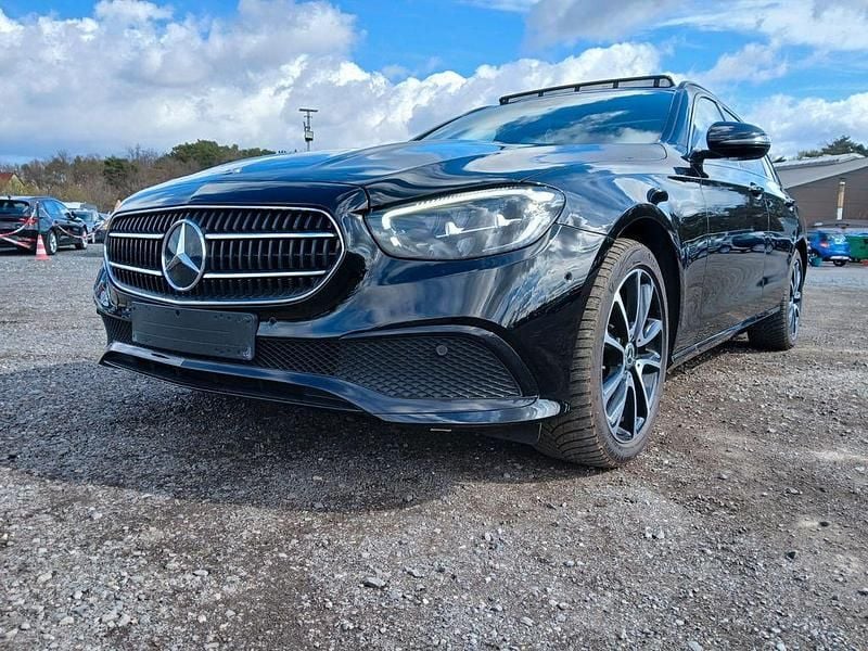 Gebraucht Mercedes E300 265 PS (194 kW) 2021 Schwarz Limousine