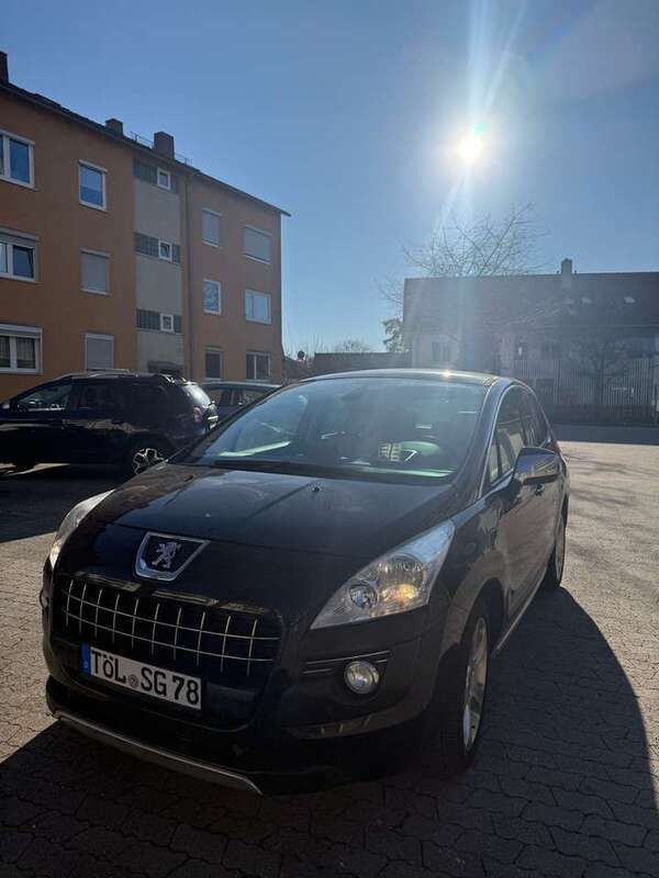 Schwarz Gebraucht 2011 Peugeot 3008 Premium SUV | 5.500 € - Bild 1/4
