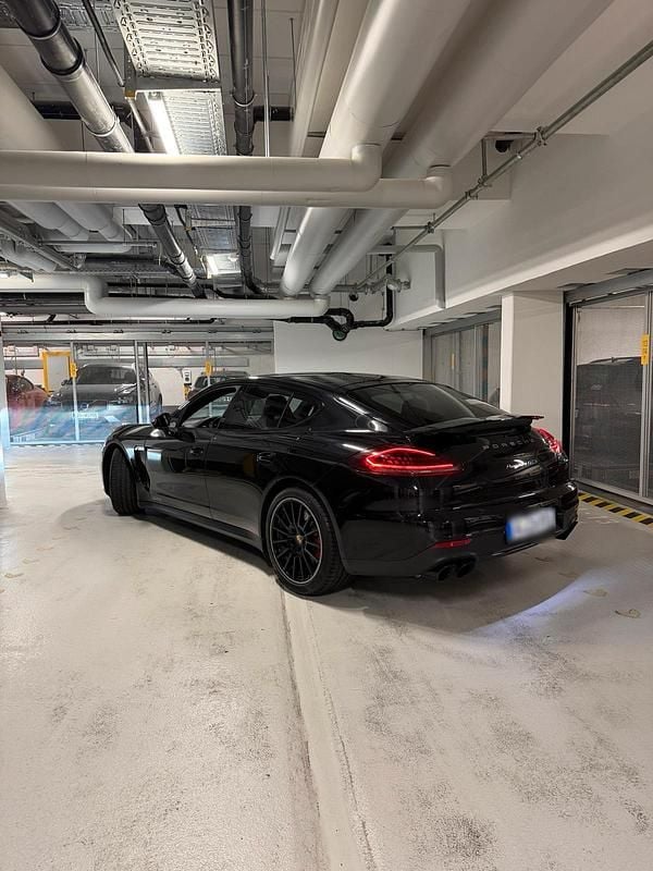 Gebraucht Porsche Panamera GTS 441 PS (324 kW) 2015 Schwarz Limousine