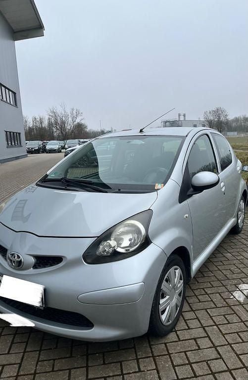 Gebraucht Toyota Aygo 68 PS (50 kW) 2007 Grau Kleinwagen
