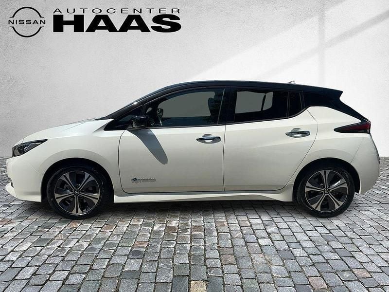 Gebraucht Nissan Leaf Tekna 110 kW (150 PS) 2020 Pearl white/black m Kleinwagen