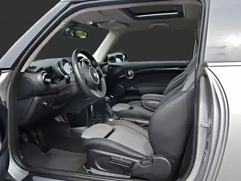 Gebraucht Mini Cooper Classic 136 PS (100 kW) 2023 Silber Kleinwagen