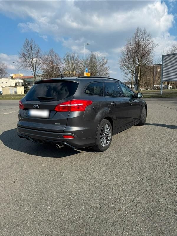 Gebraucht Ford Focus ST-Line 182 PS (133 kW) 2018 Grau Kombi