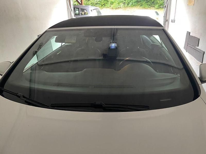 Gebraucht VW Golf Cabriolet 160 PS (117 kW) 2012 Weiß Cabrio