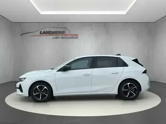 Gebraucht Opel Astra 131 PS (96 kW) 2024 Weiß Kleinwagen