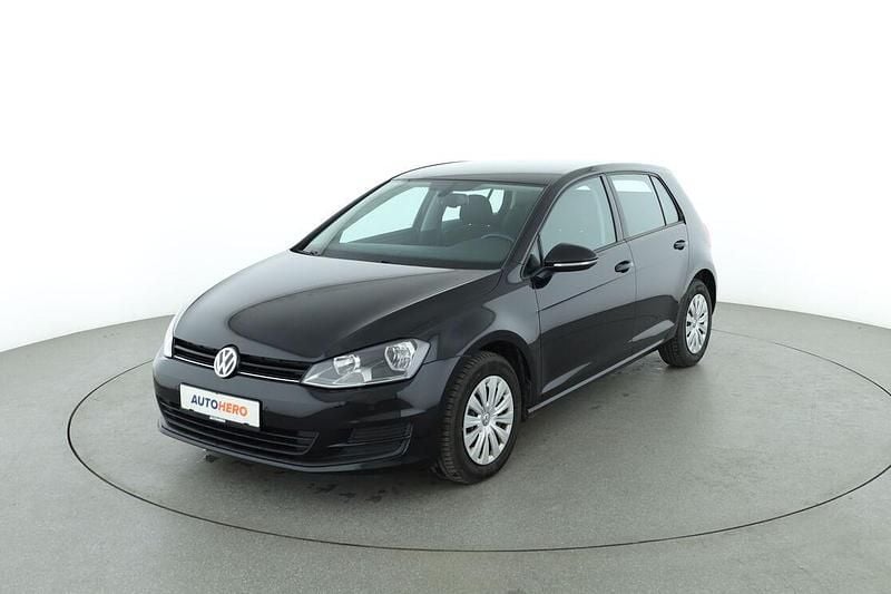 Schwarz Gebraucht 2015 VW Golf VII Trendline Limousine | 10.290 € (Fairer Preis) - Bild 1/3