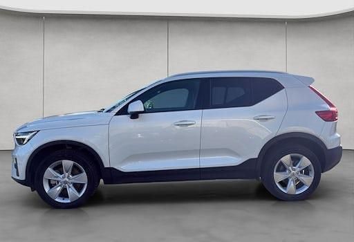 Gebraucht Volvo XC40 Core 163 PS (119 kW) 2024 Weiß SUV