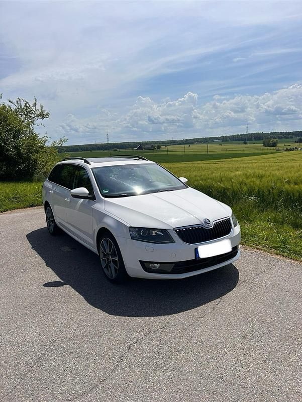 Gebraucht Skoda Octavia 105 PS (77 kW) 2014 Weiß Kleinwagen