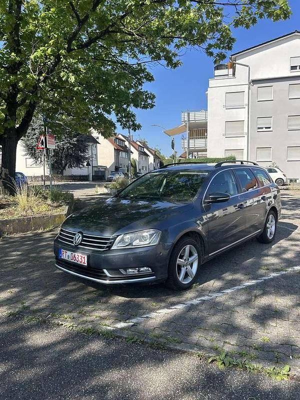 Islandgrau perleffekt Gebraucht 2013 VW Passat Comfortline Kombi | 6.200 € (Superpreis) - Bild 1/4
