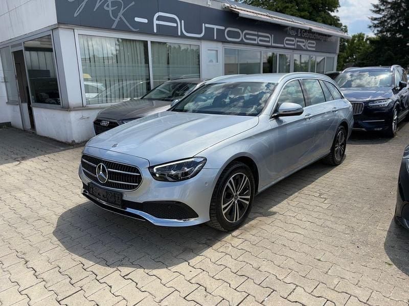 Silber Gebraucht 2021 Mercedes E220 Kombi | 32.990 € (Superpreis) - Bild 1/4