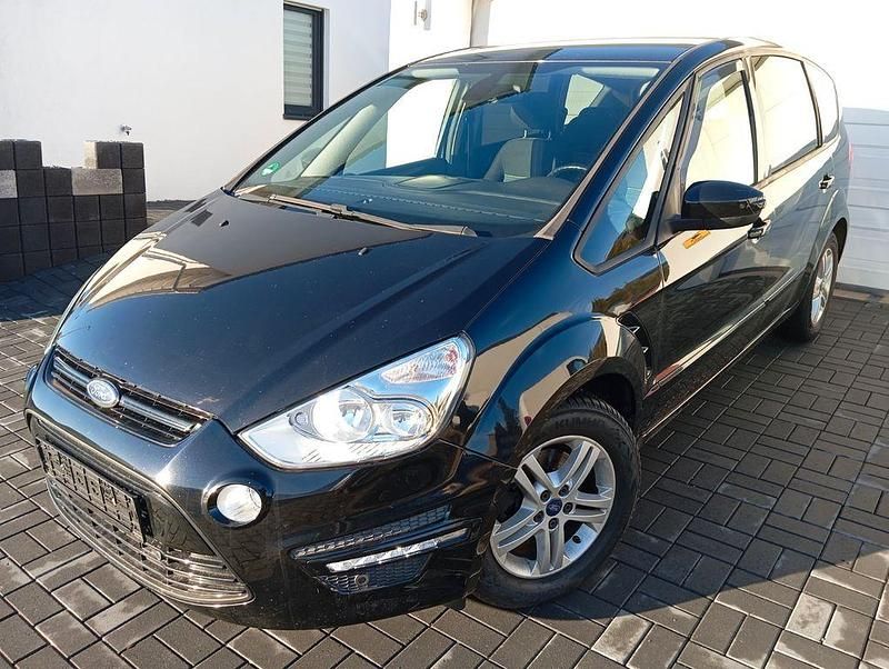 Schwarz Gebraucht 2014 Ford S-MAX Titanium Van / Kleinbus | 9.500 € (Fairer Preis) - Bild 1/4
