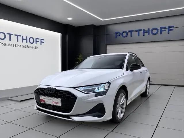 Second-hand Audi A3 Advanced 116 CP (85 kW) 2025 Alb Berlinǎ