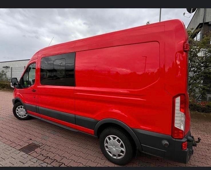 Rot Gebraucht 2019 Ford Transit Van / Kleinbus | 19.000 € (Fairer Preis) - Bild 1/4