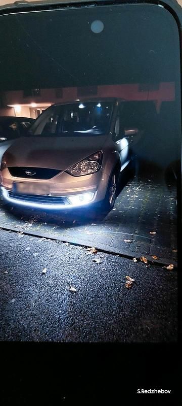 Gebraucht Ford Galaxy 140 PS (102 kW) 2010 Grau Van / Kleinbus