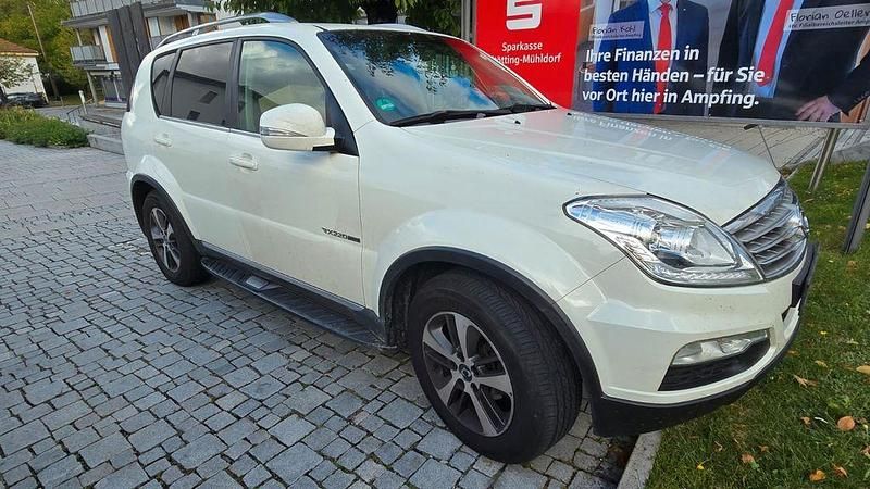 Weiß Gebraucht 2016 Ssangyong / KGM Rexton SUV | 11.600 € - Bild 1/4