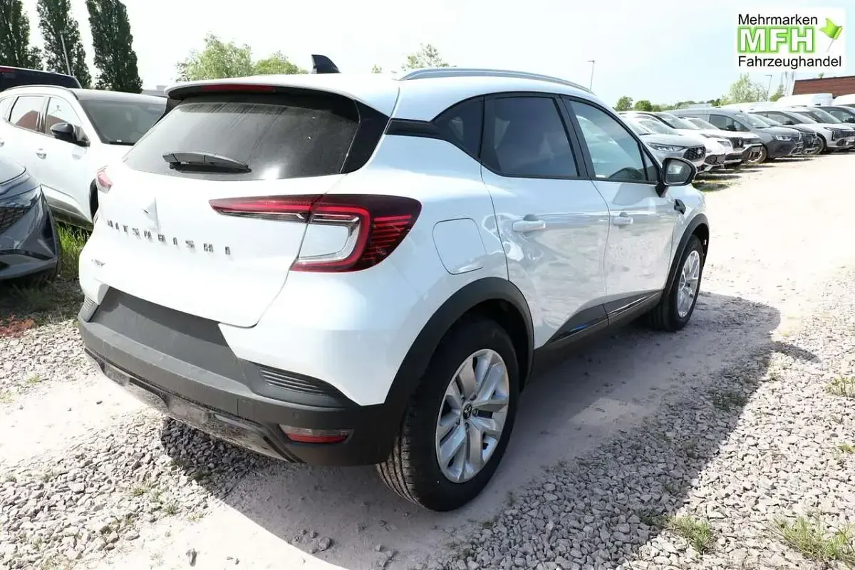 Neu Mitsubishi ASX Plus 91 PS (66 kW) 2025 Crystal weiß metallic SUV