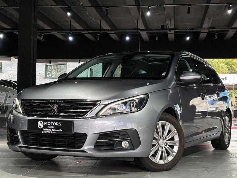 Grau Gebraucht 2020 Peugeot 308 Allure Kombi | 10.999 € (Guter Preis) - Bild 1/4