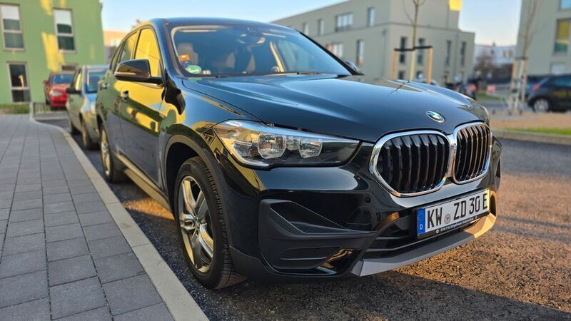 Schwarz Gebraucht 2021 BMW X1 Advantage SUV | 23.990 € (Guter Preis) - Bild 1/4