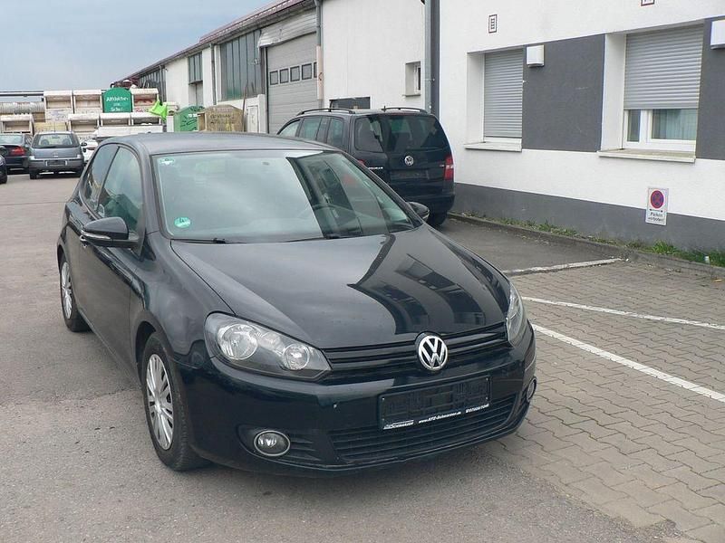 Gebraucht VW Golf VI Trendline 102 PS (75 kW) 2010 Schwarz Kleinwagen
