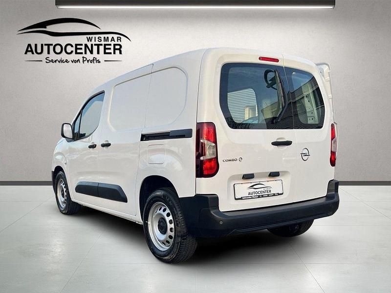 Neu Opel Combo-e Life Edition 100 kW (136 PS) 2025