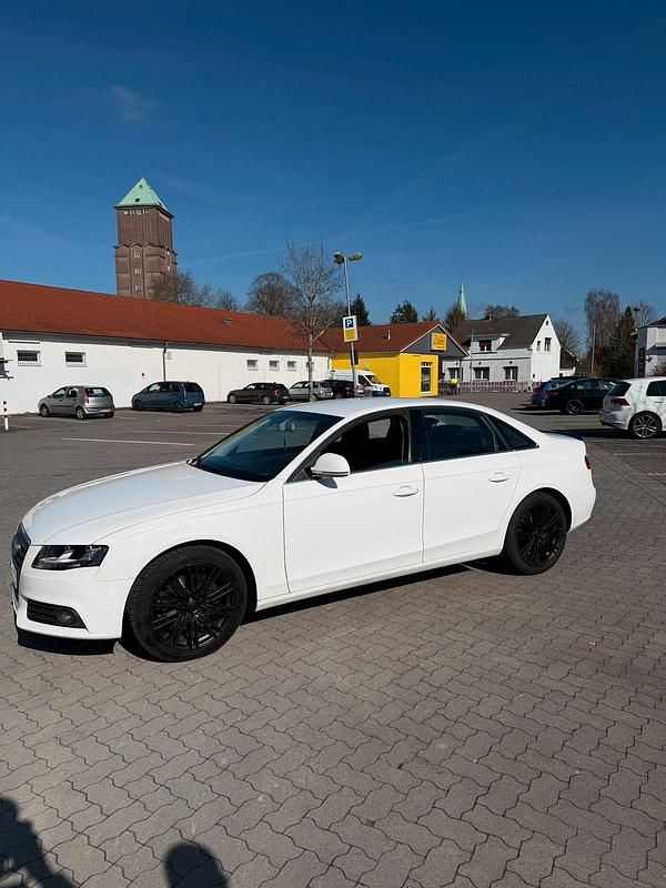 Gebraucht Audi A4 143 PS (105 kW) 2009 Weiß Limousine