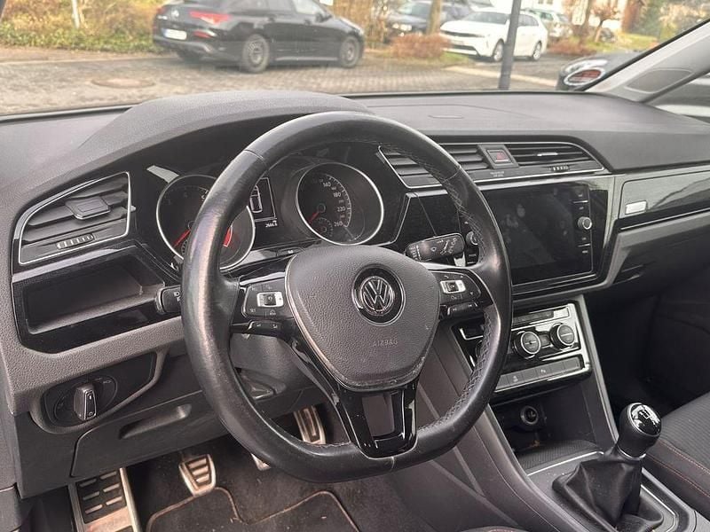 Gebraucht VW Touran Sound 110 PS (80 kW) 2018 Blau Van / Kleinbus