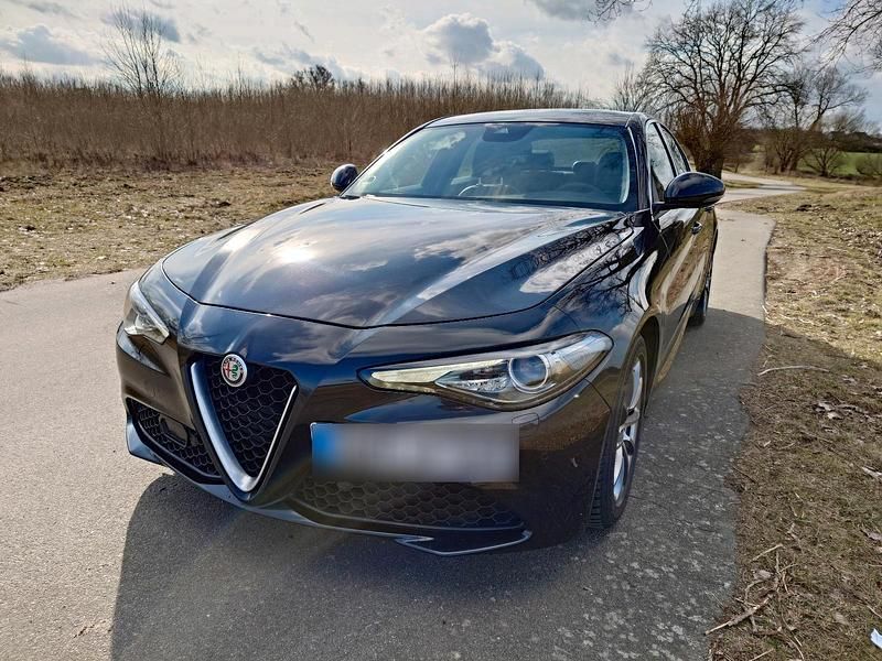 Gebraucht Alfa Romeo Giulia 180 PS (132 kW) 2016 Schwarz Limousine