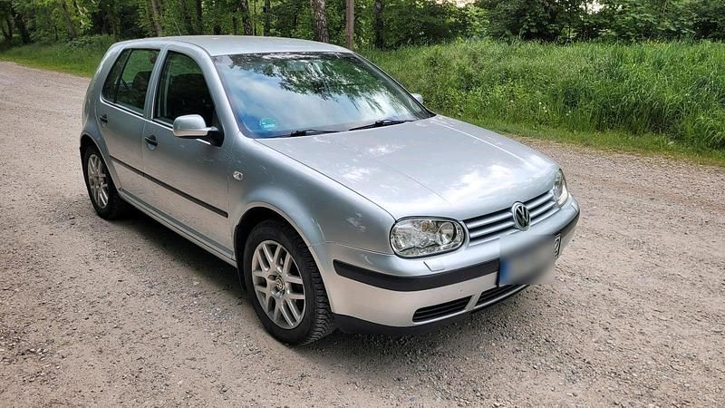 Silber Gebraucht 2001 VW Golf IV Limousine | 1.700 € (Etwas zu teuer) - Bild 1/4