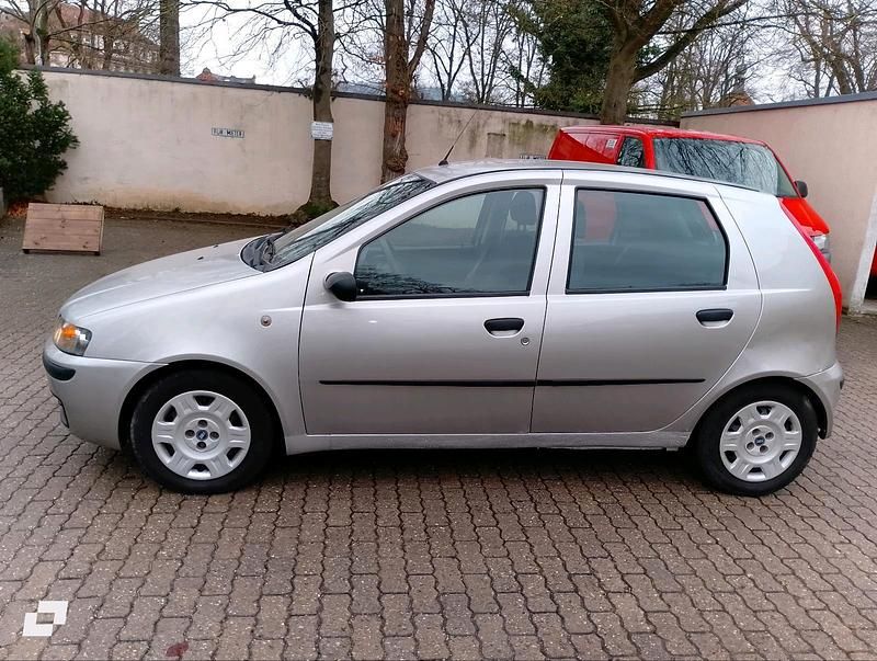 Gebraucht Fiat Punto 69 PS (50 kW) 2002 Silber Kleinwagen