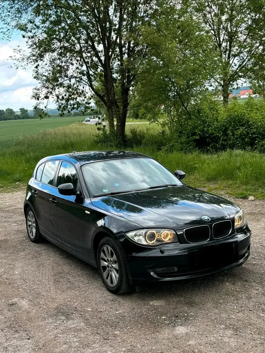 Gebraucht BMW 118 143 PS (105 kW) 2010 Schwarz Kleinwagen