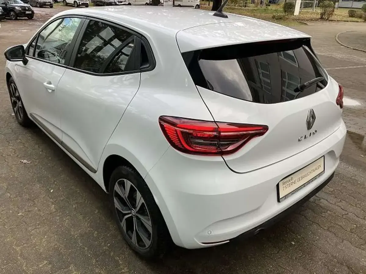 Gebraucht Renault Clio V Evolution 67 PS (49 kW) 2022 Weiß Limousine