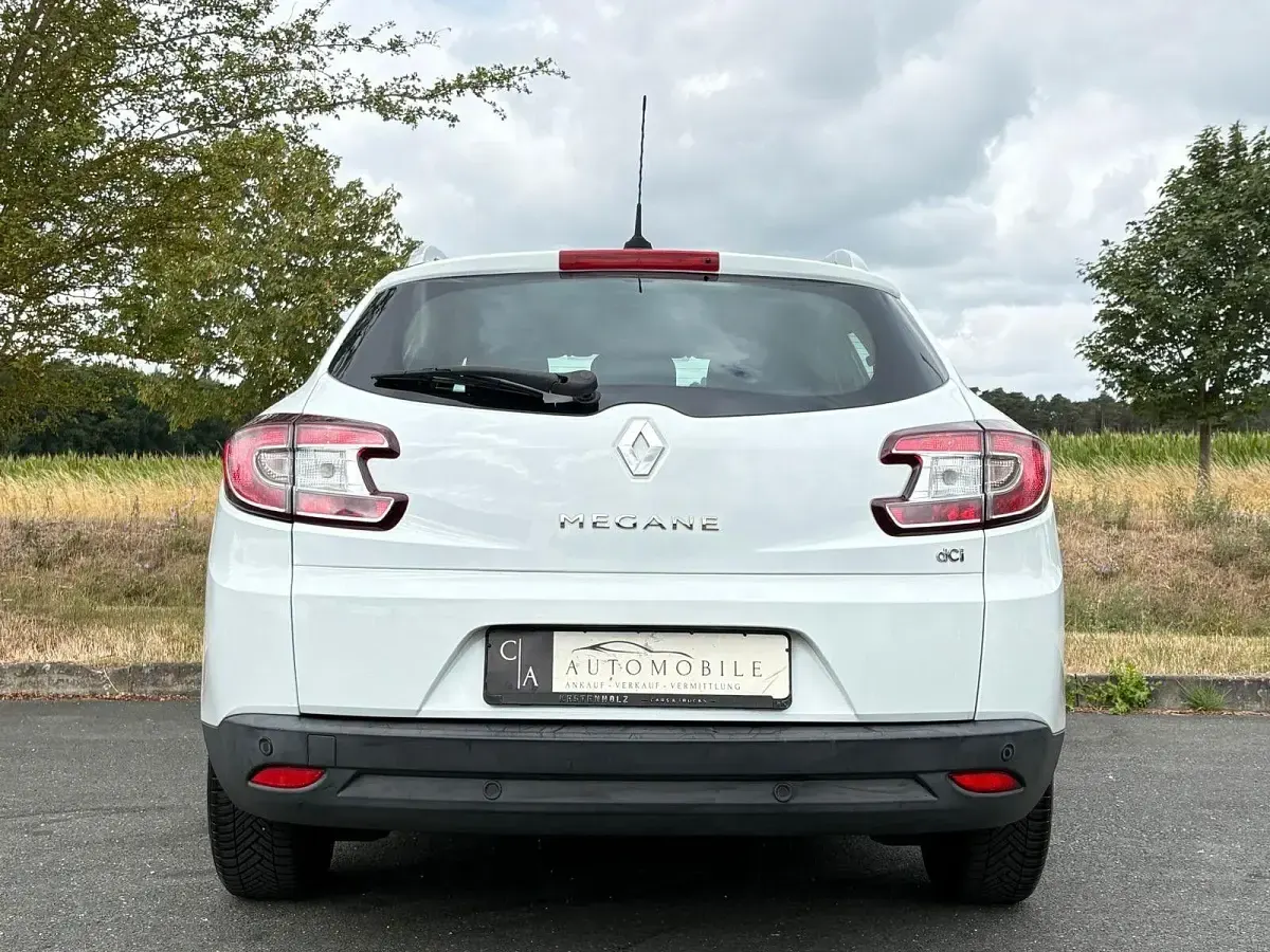 Gebraucht Renault Mégane III 110 PS (80 kW) 2012 Weiß Kombi