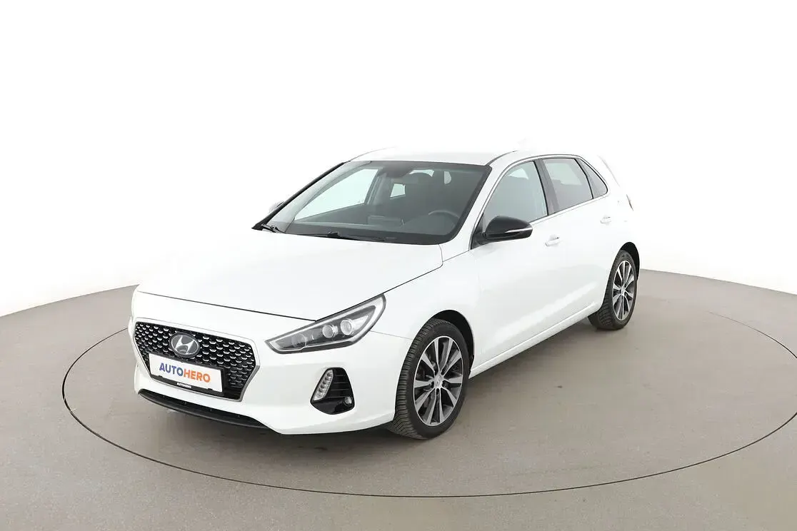 Gebraucht Hyundai i30 Intro Edition 120 PS (88 kW) 2017 Limousine