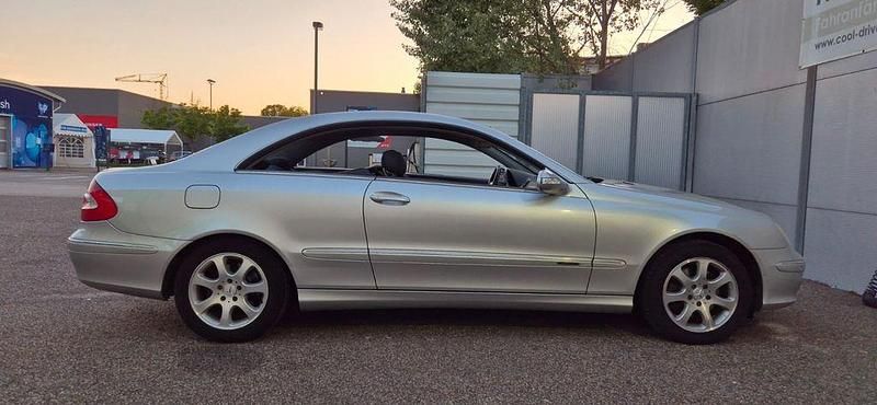 Silber Gebraucht 2002 Mercedes CLK240 Elegance Coupé | 5.799 € (Fairer Preis) - Bild 1/4