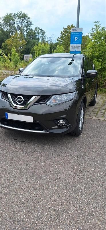 Grün Gebraucht 2017 Nissan X-Trail SUV | 13.000 € (Guter Preis) - Bild 1/4