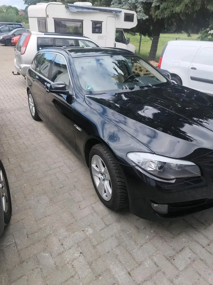 Gebraucht BMW 525 204 PS (150 kW) 2010 Schwarz Kombi