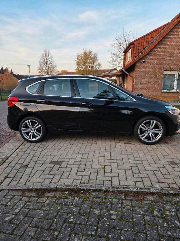 Gebraucht BMW 216 Active Tourer 116 PS (85 kW) 2015 Braun Van / Kleinbus