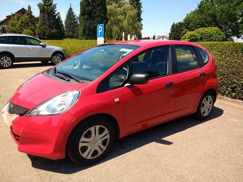 Gebraucht Honda Jazz Trend 90 PS (66 kW) 2013 Rot Kleinwagen