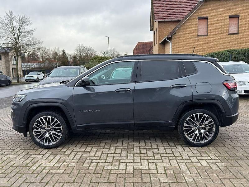 Gebraucht Jeep Compass 131 PS (96 kW) 2022 Grau SUV