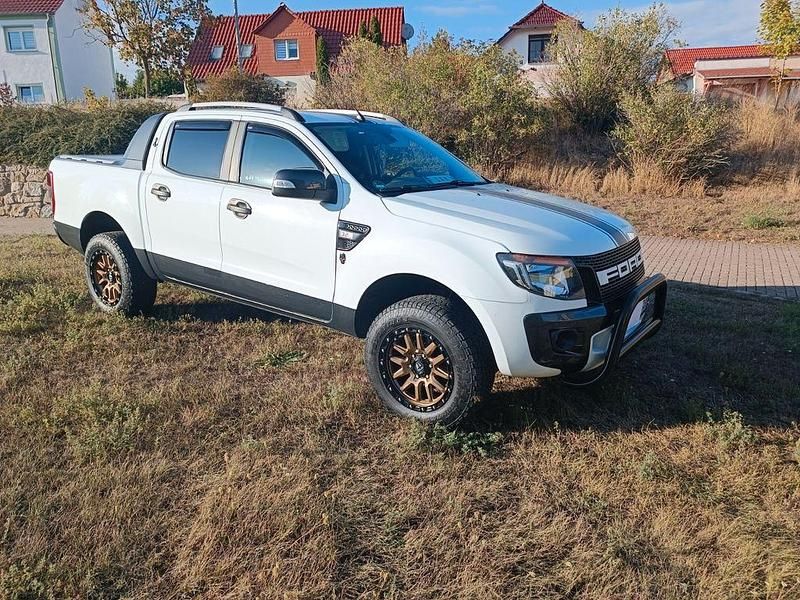 Weiß Gebraucht 2015 Ford Ranger Wildtrack Abholung | 18.990 € (Etwas zu teuer) - Bild 1/4