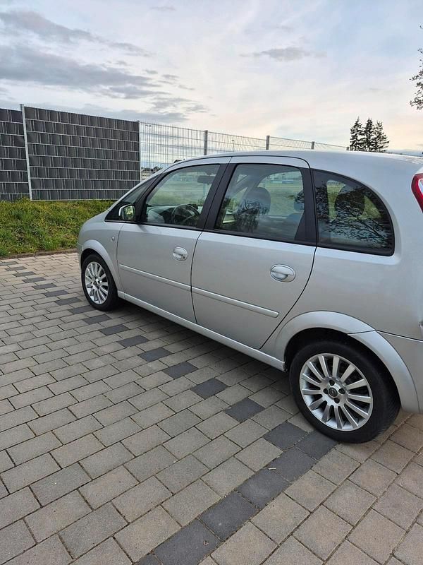 Gebraucht Opel Meriva 125 PS (91 kW) 2003 Silber Van / Kleinbus